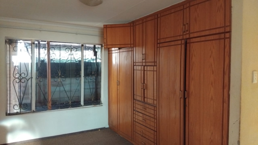 4 Bedroom Property for Sale in Geelhoutpark North West